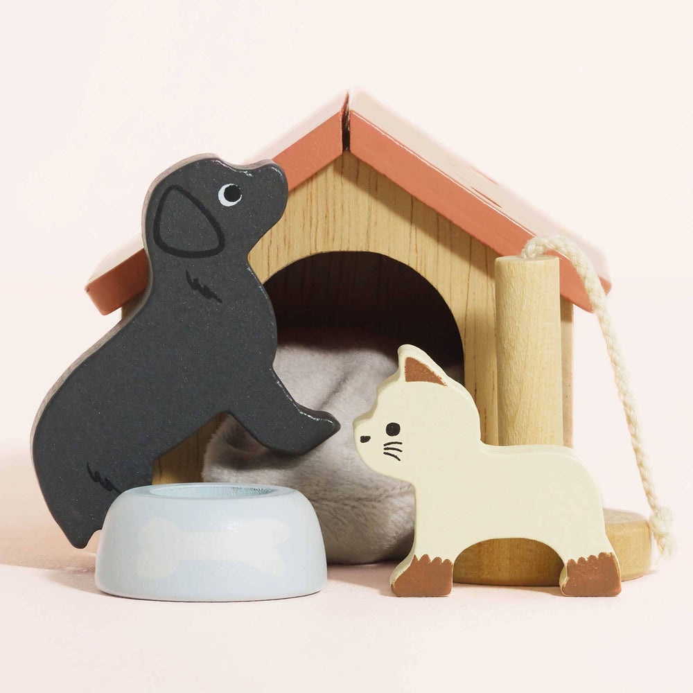Le Toy Van Dolls House Pet Set by Le Toy Van, Inc. - back view