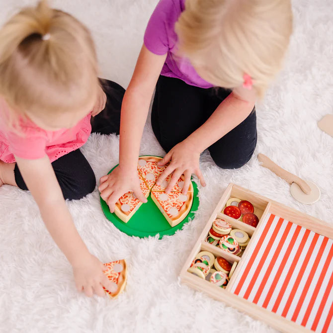 Wooden Pizza toy by Melissa & Doug - back view