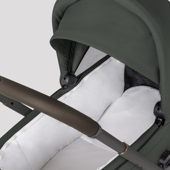 Silver Cross Breez Compact Bassinet - product view 20