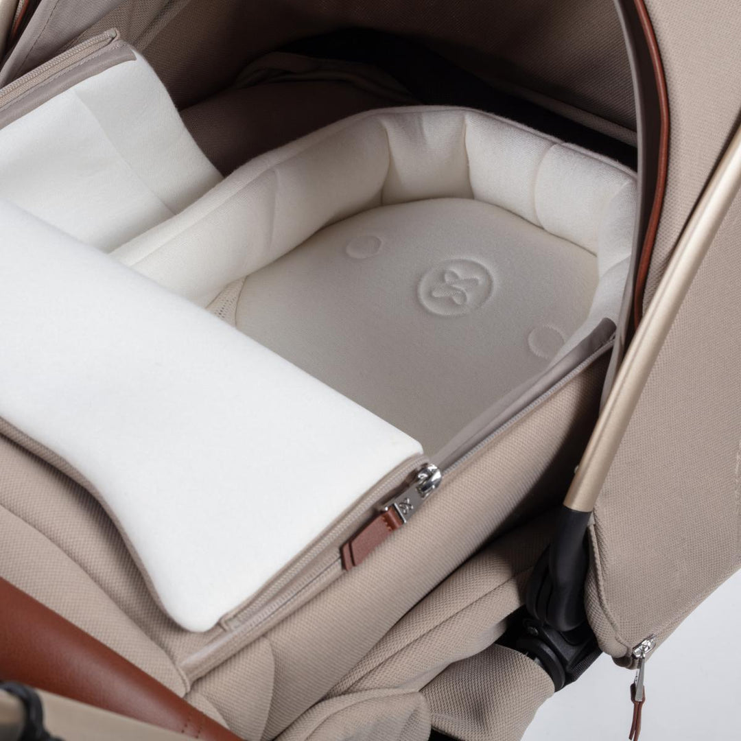 Silver Cross Dune Newborn Pod - back view