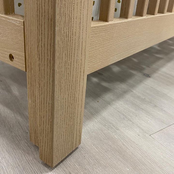 Pali Genova Forever Crib with Straight Leg - detail view